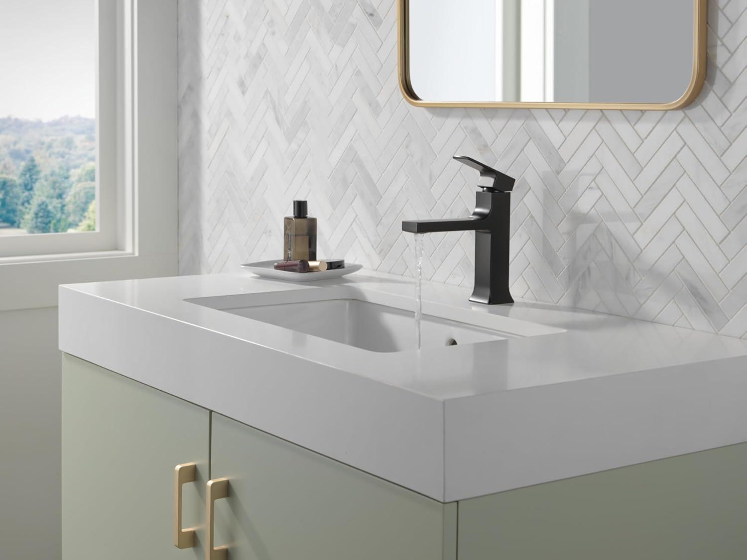 Delta Faucet Velum Single Hole Bathroom Faucet in Matte Black