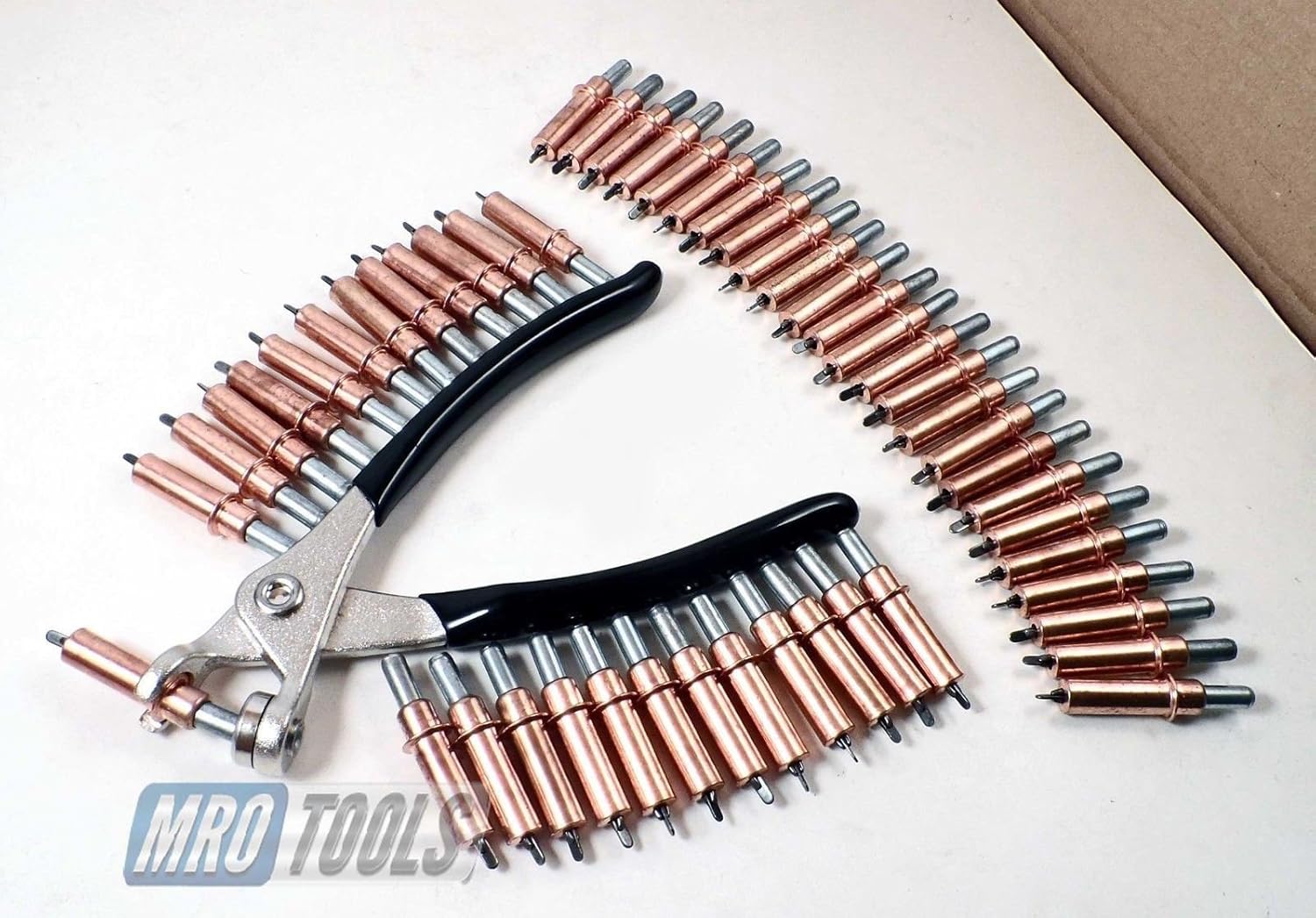 50 18 Cleco Fasteners with Pliers and Carry Bag